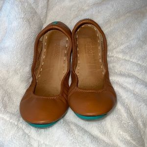 Tieks Chestnut flat w/ Limited Edition witch hat topper!